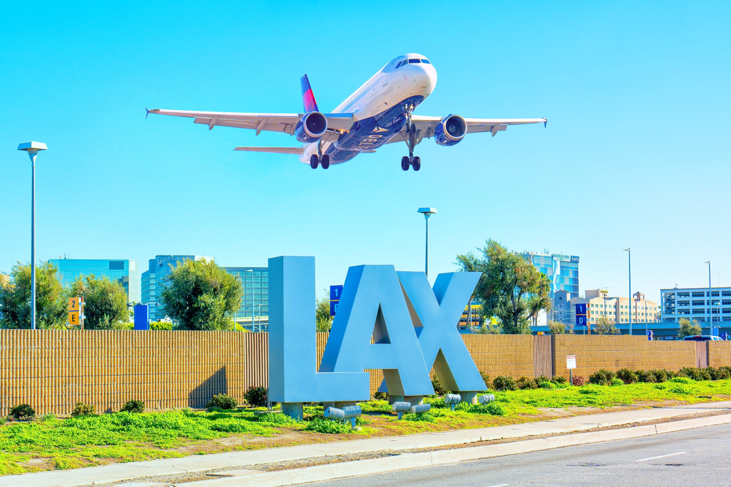 Navigating Nightmares Ranking the Best and Worst US Airports for