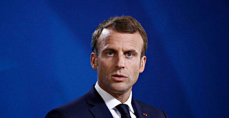 Passing the Buck: Macron Refuses Responsibility for Fall of Government, Rejects Calls to Resign