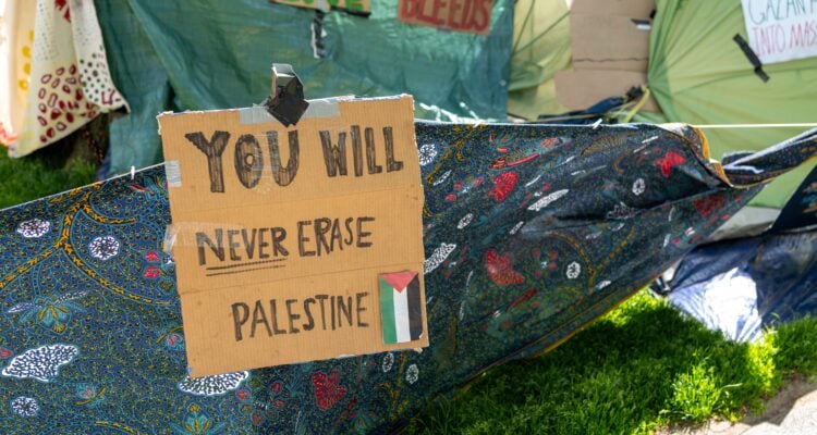 |Anti-Israel Harvard Students Protest Outside Main Campus Jewish Center
